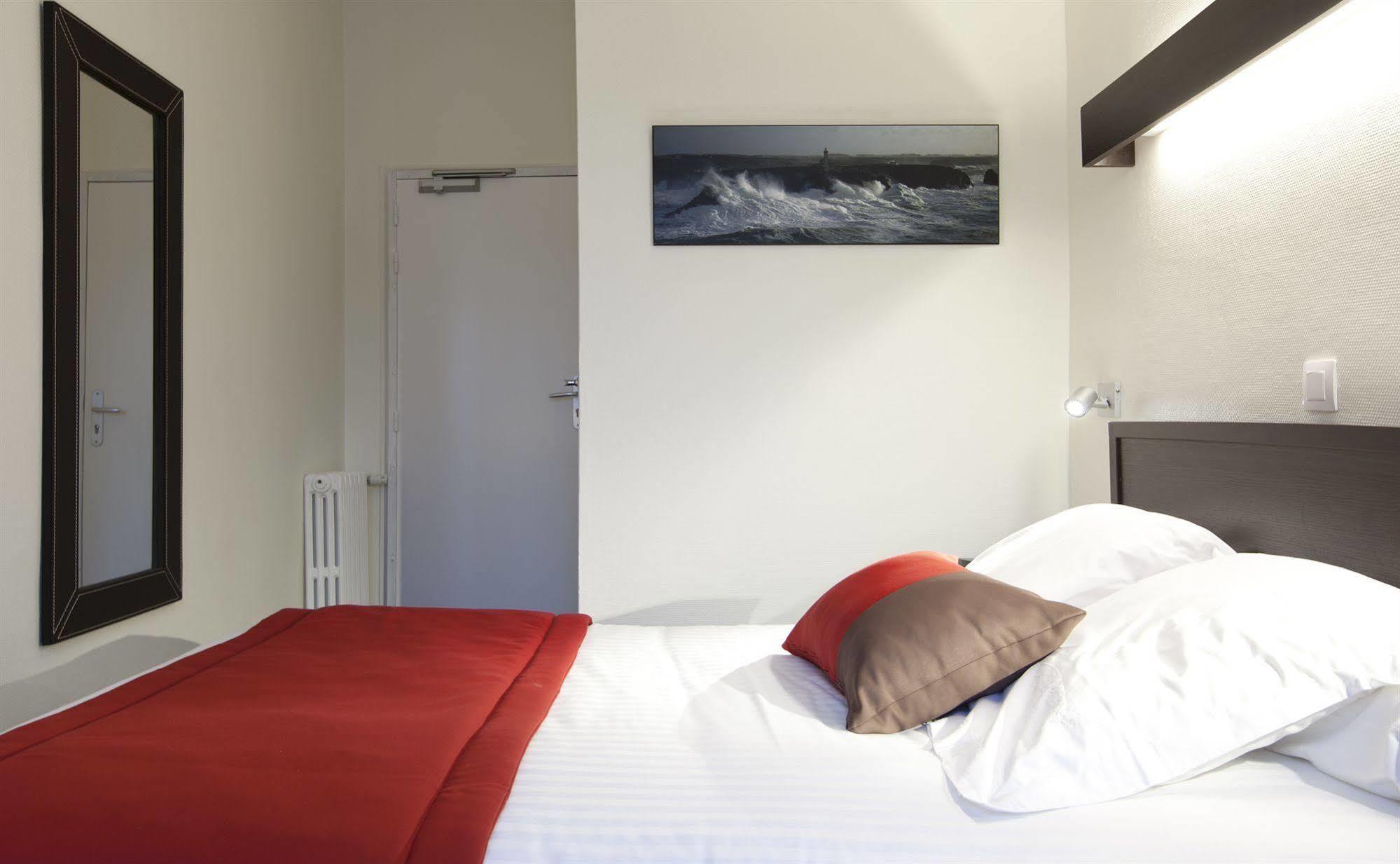 Logis Hotel Chateaubriand Nantes Esterno foto